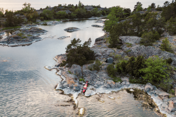 Zweden, alleen op een eiland, kajakken, solo quest, alleen in de natuur, kanoën, retraite, solo quest.